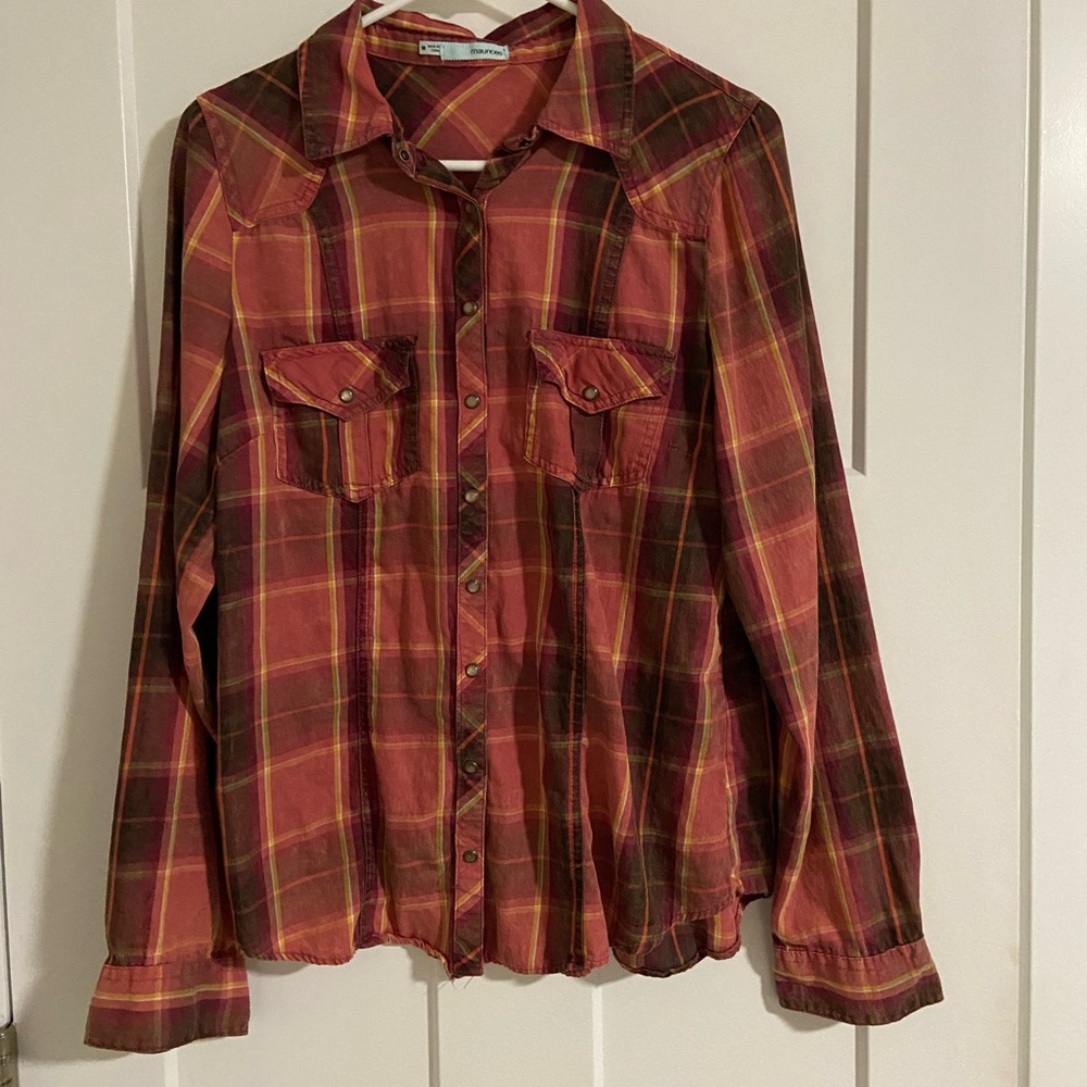 Maurice’s Plaid Long Sleeve Snap Women’s Top, sz Med